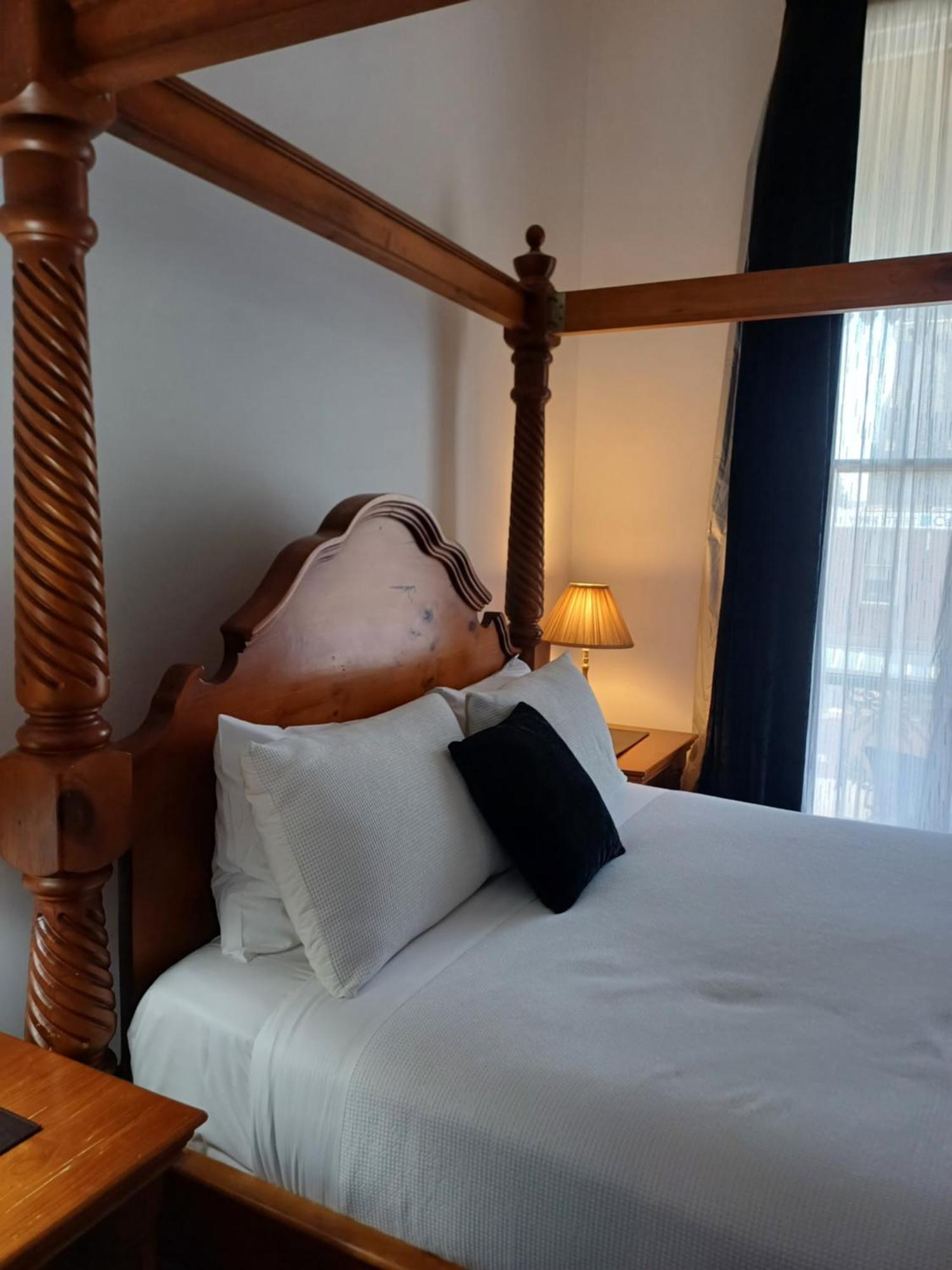 Art Hotel On York 론서스턴 외부 사진